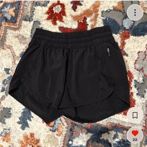 black lululemon shorts